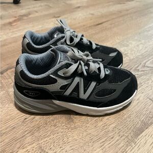 New Balance Kids' 990 Black and Gray Sneakers
